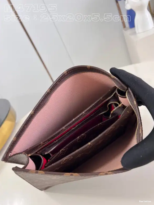Cheap Toilet Pouch-25*20*5.5cm VUITTON Trio LOUIS 0623